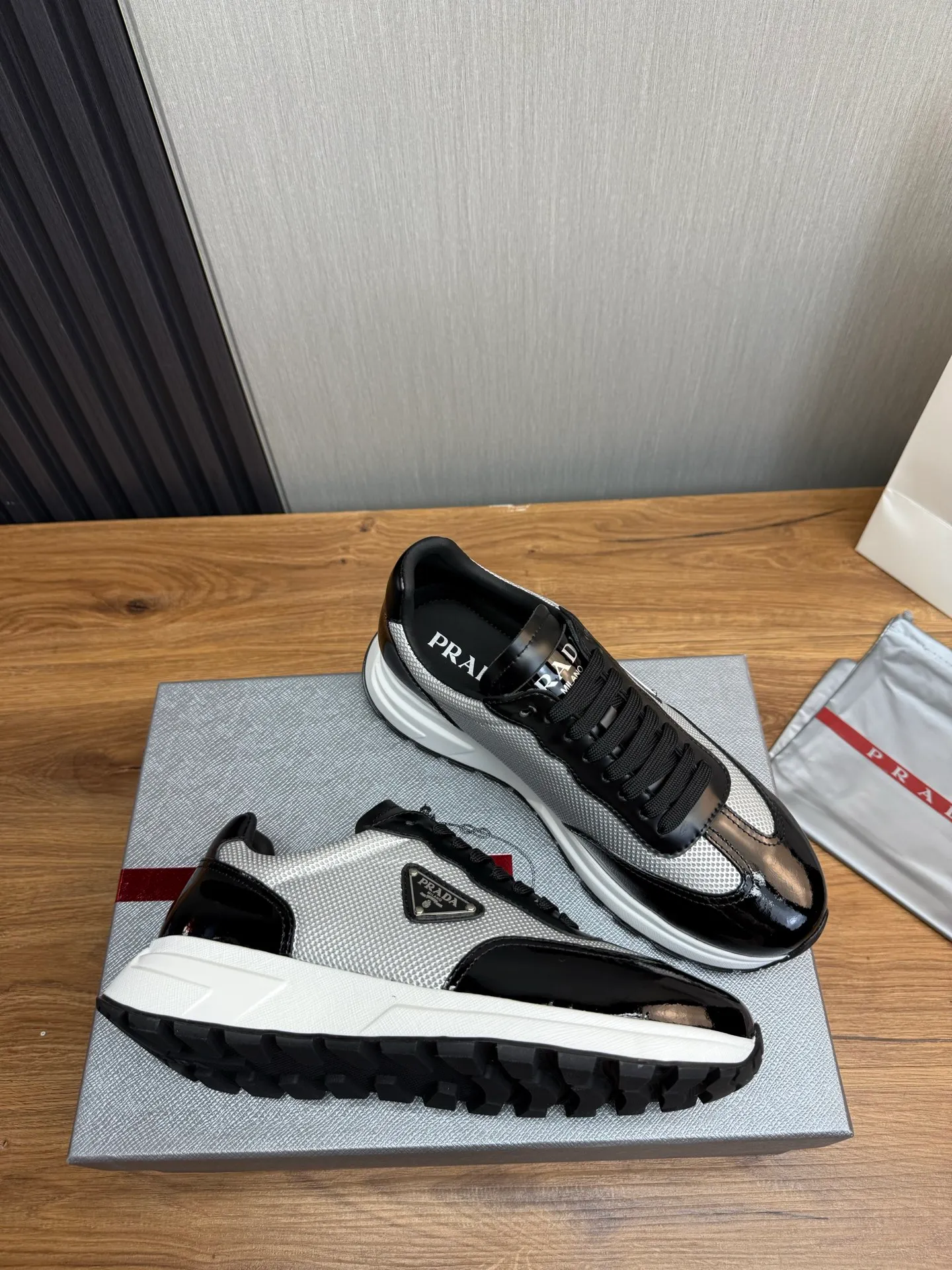 Men's shoes 💰600💰 [PRADA] Popular men's shoes shipped 👏Official website synchronized ⬆️Original cowhide fabric + cowhide lining, 1⃣️:1⃣️reproduction, original sole, 38-45 (45. Customized, non-refundable)